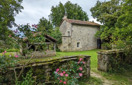 G&icirc;te n&deg;16G10023 Lonnes - Charente - Jardin &agrave; partager