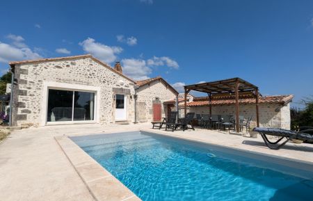 G&icirc;te n&deg;16G31122 Magnac-l&egrave;s-Gardes - Charente - photo