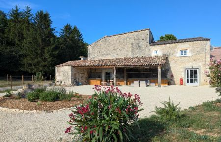 G&icirc;te n&deg;16G40943 Vaux-Rouillac - Charente - photo