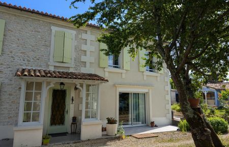 G&icirc;te n&deg;16G4107 Mosnac-Saint-Simeux - Charente - photo