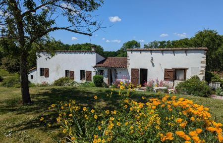 Chambre d'h&ocirc;tes n&deg;16G9203 Lessac - Charente - Chambres d'h&ocirc;tes pour 2 et 4 personnes &agrave; Lessac 