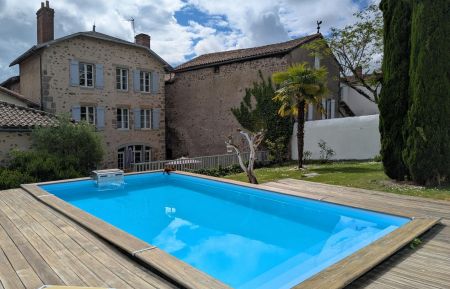 Maison ancienne avec piscine chauffée en Charente Limousine Chambre d'hôtes n°16G9216 Confolens - Charente - Maison ancienne avec piscine chauffée en Charente Limousine