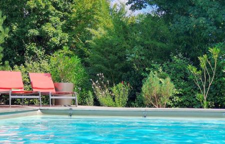G&icirc;te n&deg;16G6033 Balzac - Charente - Piscine &agrave; partager : 4 x 10m, chauff&eacute;e du 15 mai au 15 octobre, avec volet roulant, profondeur max 1.70 m.