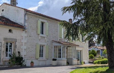 Chambre d'h&ocirc;tes n&deg;16G9440 Mosnac-Saint-Simeux - Charente - photo