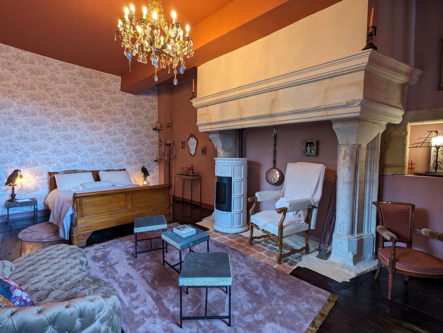 3ème étage : Chambre d'Écriture avec lit de 150x200, et salle d'eau avec wc privés photo 11