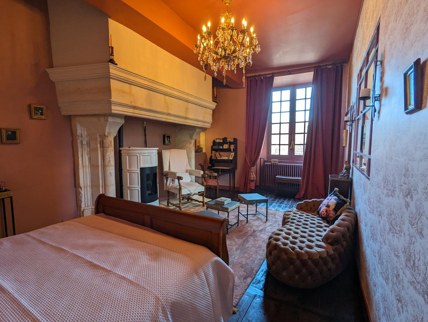 3ème étage : Chambre d?Écriture avec lit de 150x200, et salle d'eau avec wc privés photo 14