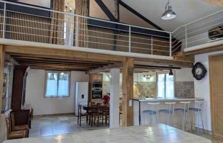 G&icirc;te n&deg;16G6063 Dirac - Charente - Cuisine ouverte avec espace repas et espace bar 