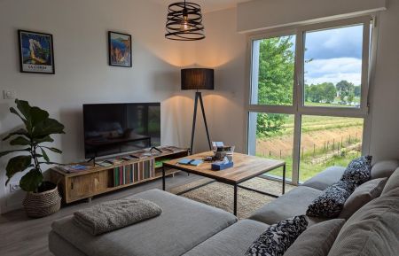 G&icirc;te n&deg;16G2032 Confolens - Charente - Pi&egrave;ce de vie