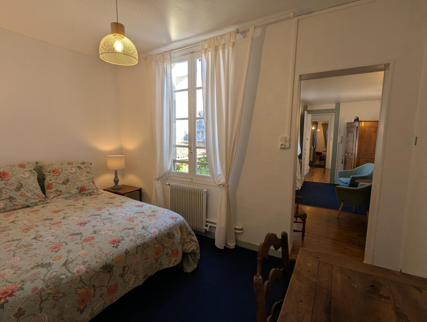 Suite familiale "Côté Jardin" : chambre parentale avec lit 140x190 photo 2