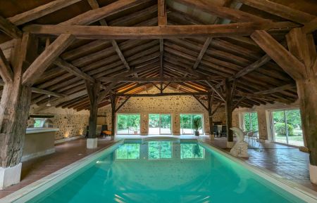 G&icirc;te n&deg;16G2077 Esse - Charente - photo