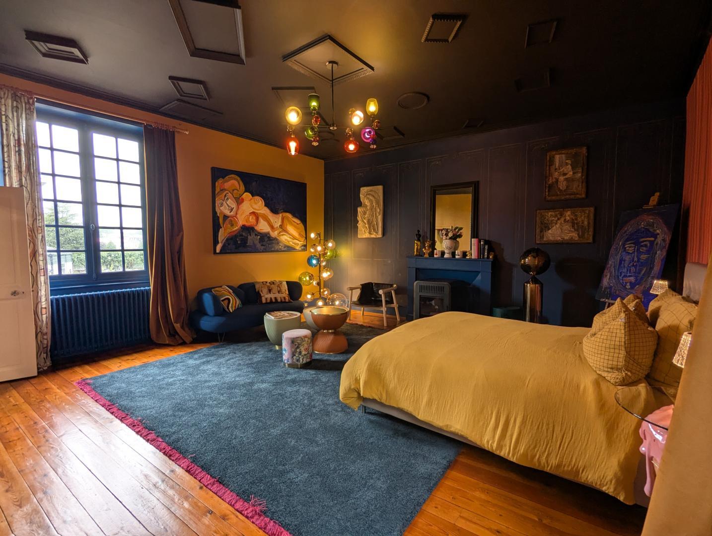 2ème étage : Chambre Artistique avec lit de 160x200, et salle de bain avec wc privés photo 23