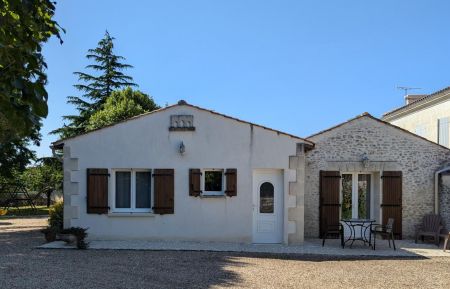 Façade du gîte Gîte n°16G40392 Châteaubernard - Charente - Façade du gîte