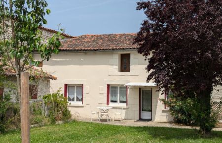 G&icirc;te n&deg;16G6045 Roullet-Saint-Est&egrave;phe - Charente - Fa&ccedil;ade du g&icirc;te 
