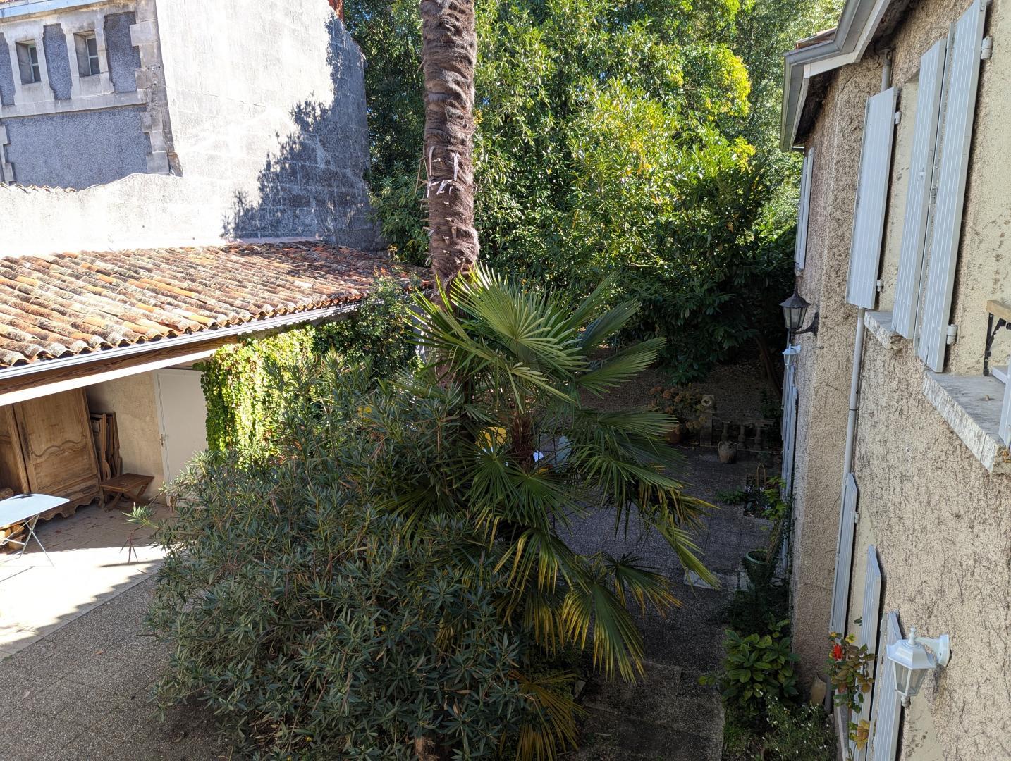Appartement "Côté jardin" : vue depuis la chambre parentale photo 33