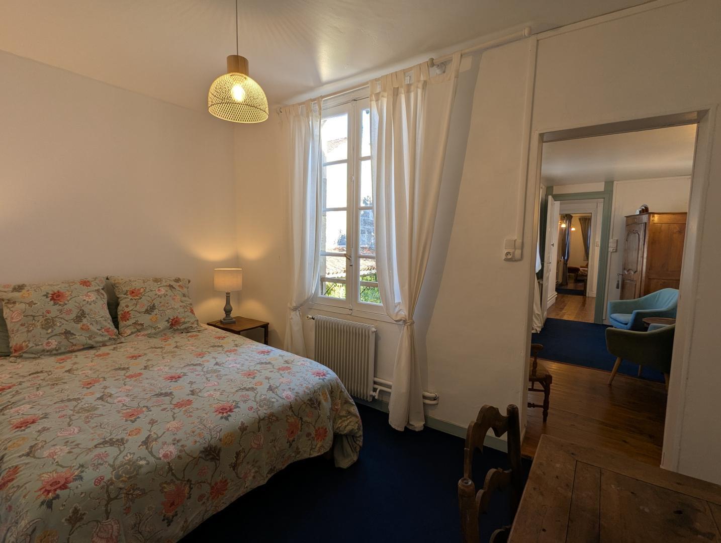 Appartement "Côté jardin" : chambre parentale avec lit 140x190 photo 34