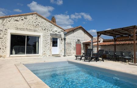 Façade du gîte Gîte n°16G3112 Magnac-lès-Gardes - Charente - Façade du gîte