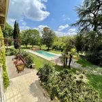 Jardin clos de 7ha et piscine chauffée Jardin clos de 7ha et piscine chauffée