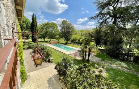 G&icirc;te n&deg;16G50543 Pranzac - Charente - Jardin clos de 7ha et piscine chauff&eacute;e