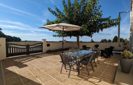 G&icirc;te n&deg;16G4086 Rouillac - Charente - Terrasse